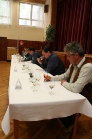Dolnoorešanský džbánek vínka 2012 odborná degustácia