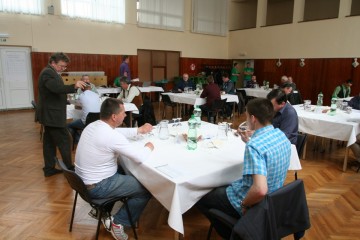 Dolnoorešanský džbánek vínka 2012 odborná degustácia
