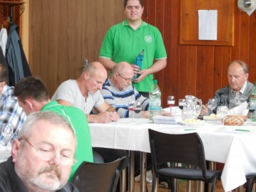 Dolnoorešanský džbánek vínka 2014 odborná degustácia