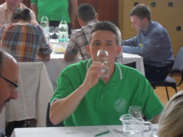 Dolnoorešanský džbánek vínka 2014 odborná degustácia