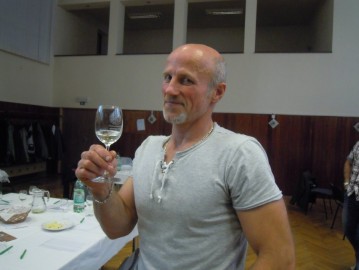 Dolnoorešanský džbánek vínka 2014 odborná degustácia