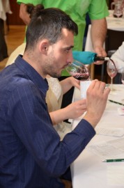 Dolnoorešanský džbánek vínka 2016 odborná degustácia